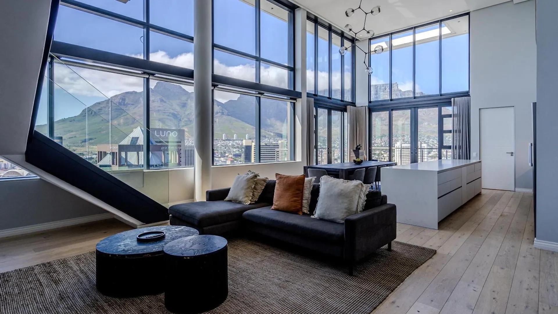 Exclusive Penthouse With Mountain & Ocean Views Apartment Cape Town