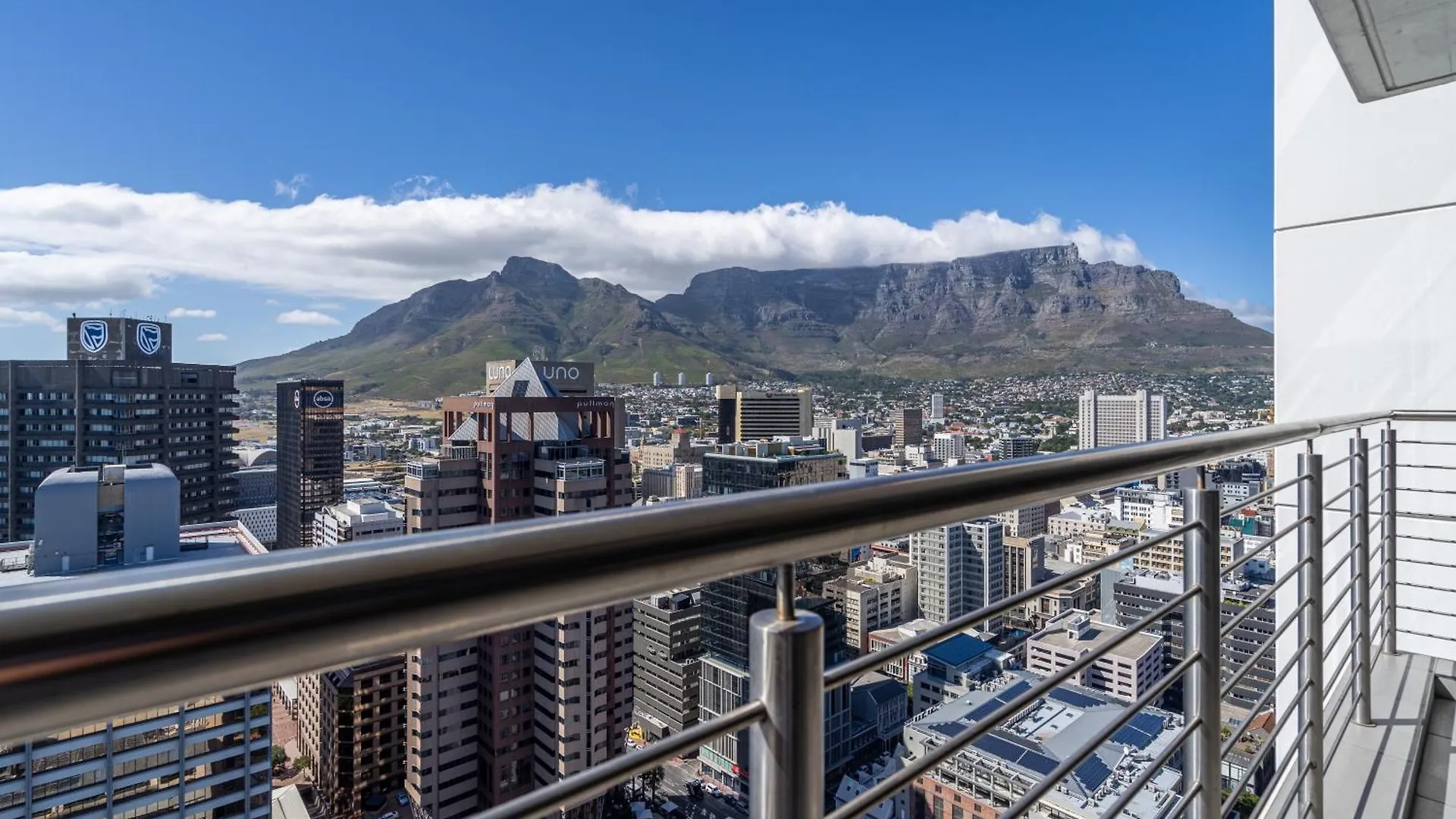 Exclusive Penthouse With Mountain & Ocean Views Apartment Cape Town