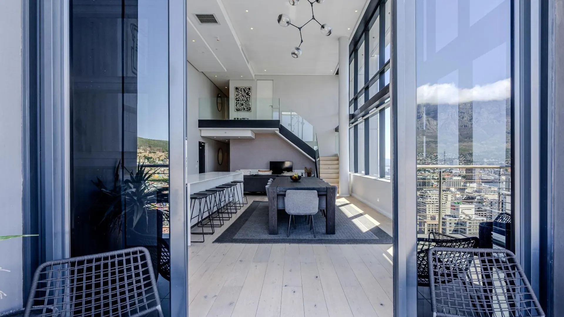 Exclusive Penthouse With Mountain & Ocean Views Apartment Cape Town South Africa