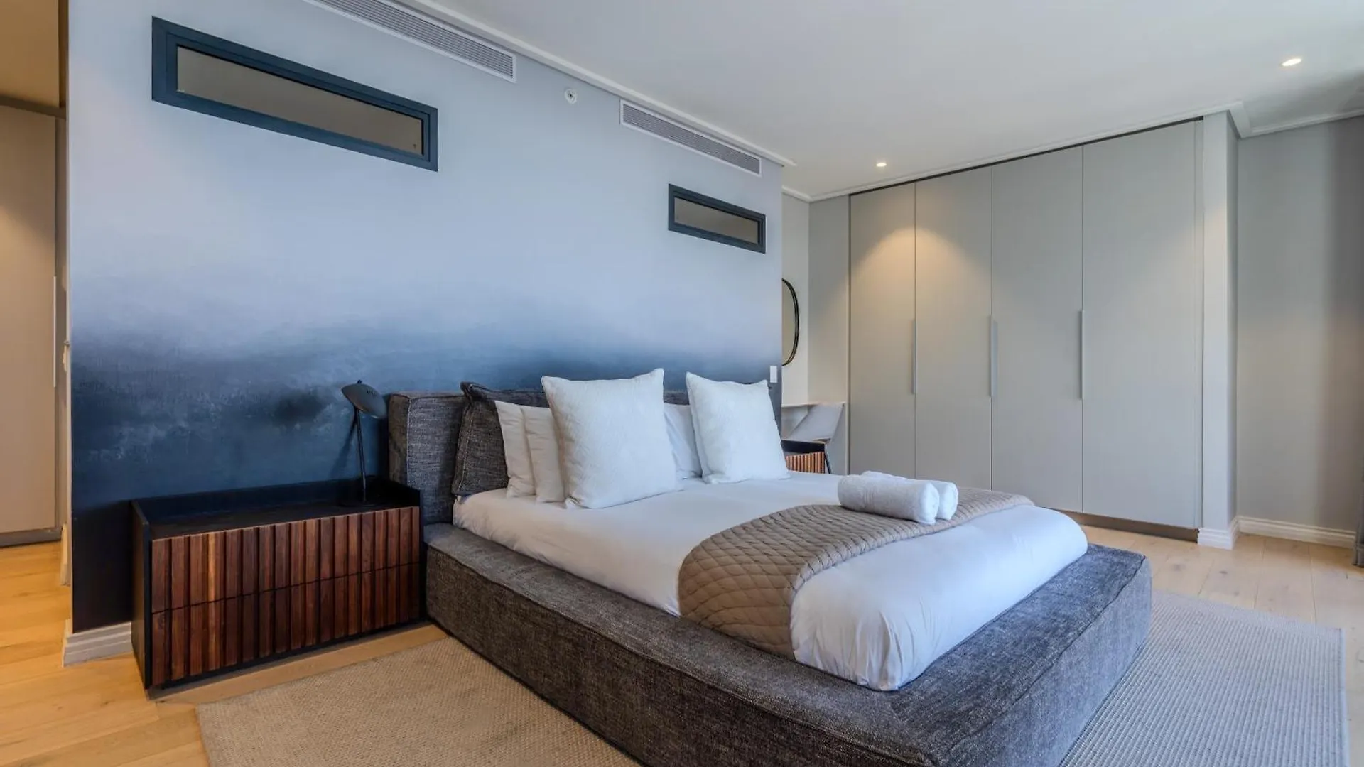 Exclusive Penthouse With Mountain & Ocean Views Apartment Cape Town